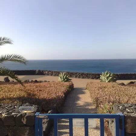 Duplex Con Piscina En 1ª Linea De Mar. Super Vistas